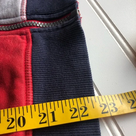 TOMMY HILFIGER BOYS LONG SLEEVES ZIP UP HOODIE IN RED BLUE AND GRAY SIZE M 12/14 - Picture 9 of 11